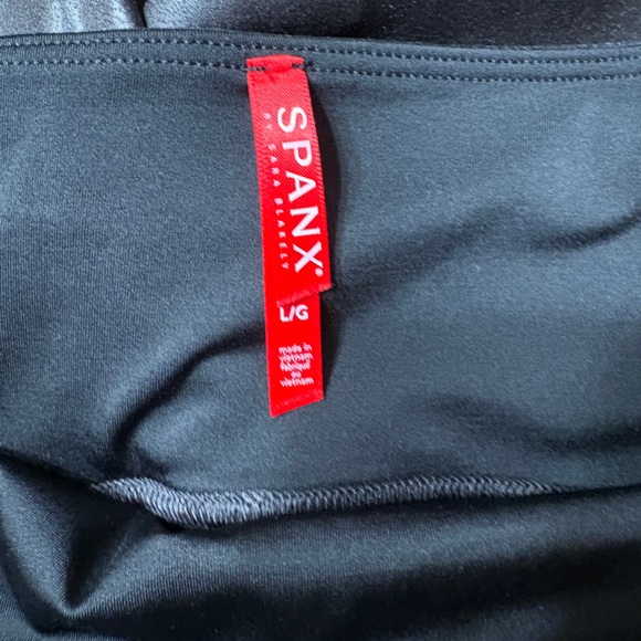 Spanx new with tags Faux Leather Leggings size Large - Picture 7 of 7